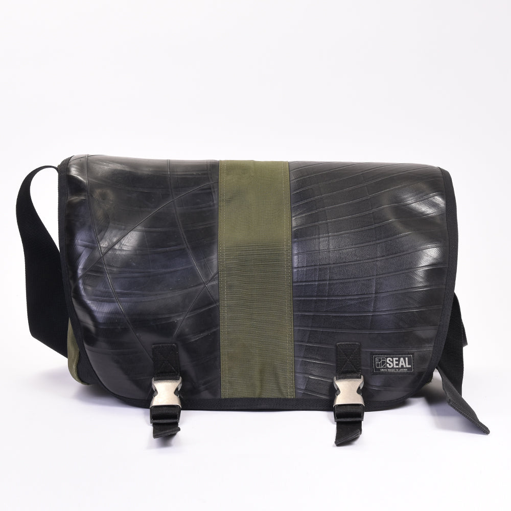 2025/11/21掲載　メッセンジャーバッグ-R342【SEAL公式リユース】