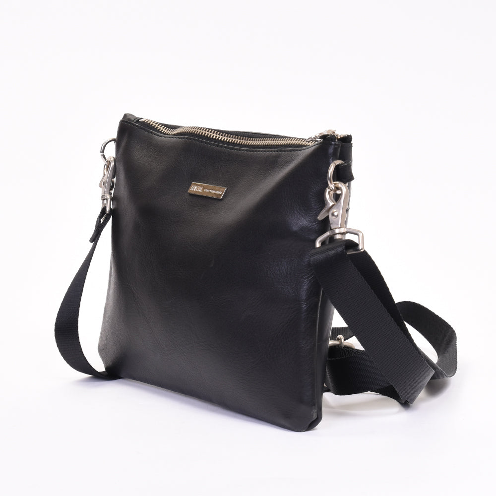 2025/11/21掲載　本革製リバーシブルミニサコッシュ-R251【SEAL公式リユース】