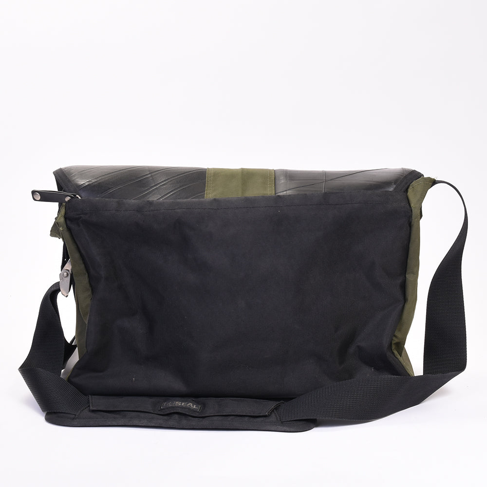 2025/11/21掲載　メッセンジャーバッグ-R342【SEAL公式リユース】
