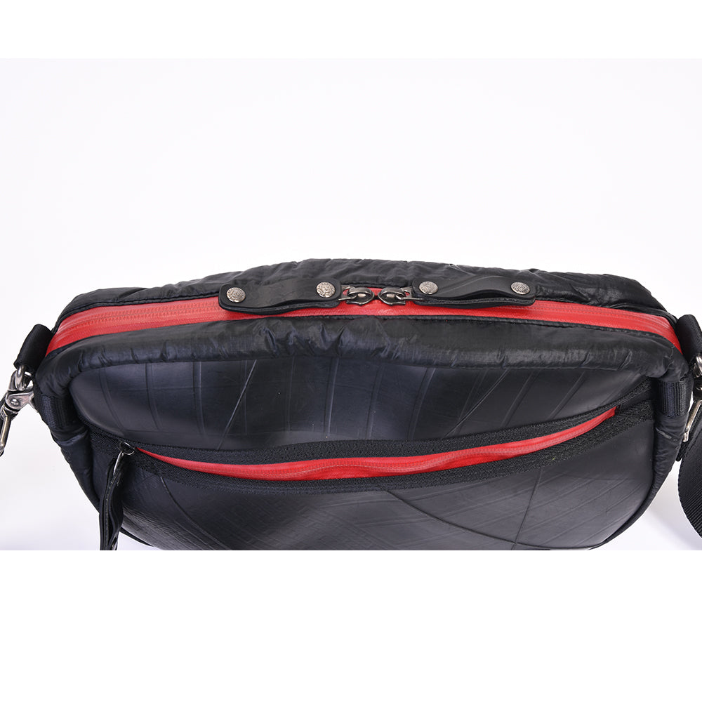 2025/11/14掲載　藤倉航装コラボ／ショルダーバッグ エクスパンダブル Air Model-R318【SEAL公式リユース】