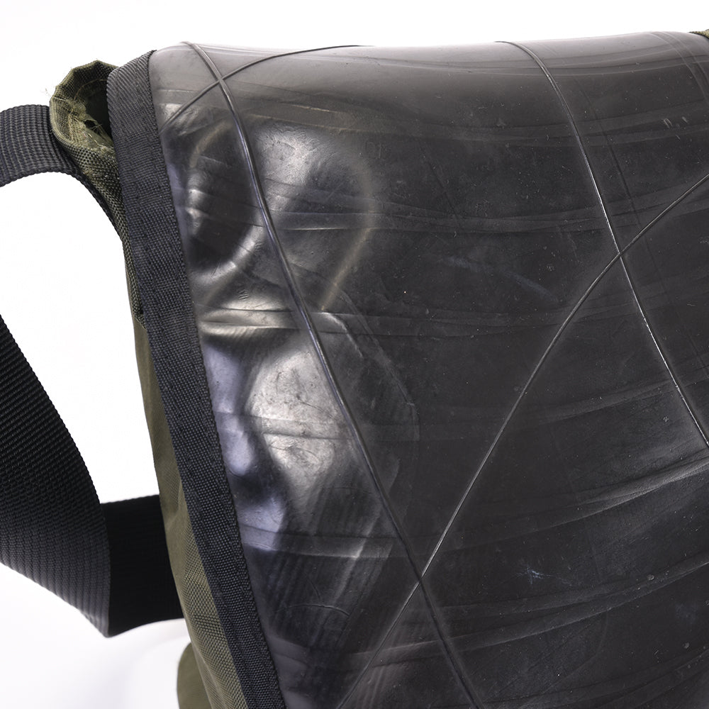 2025/11/21掲載　メッセンジャーバッグ-R342【SEAL公式リユース】