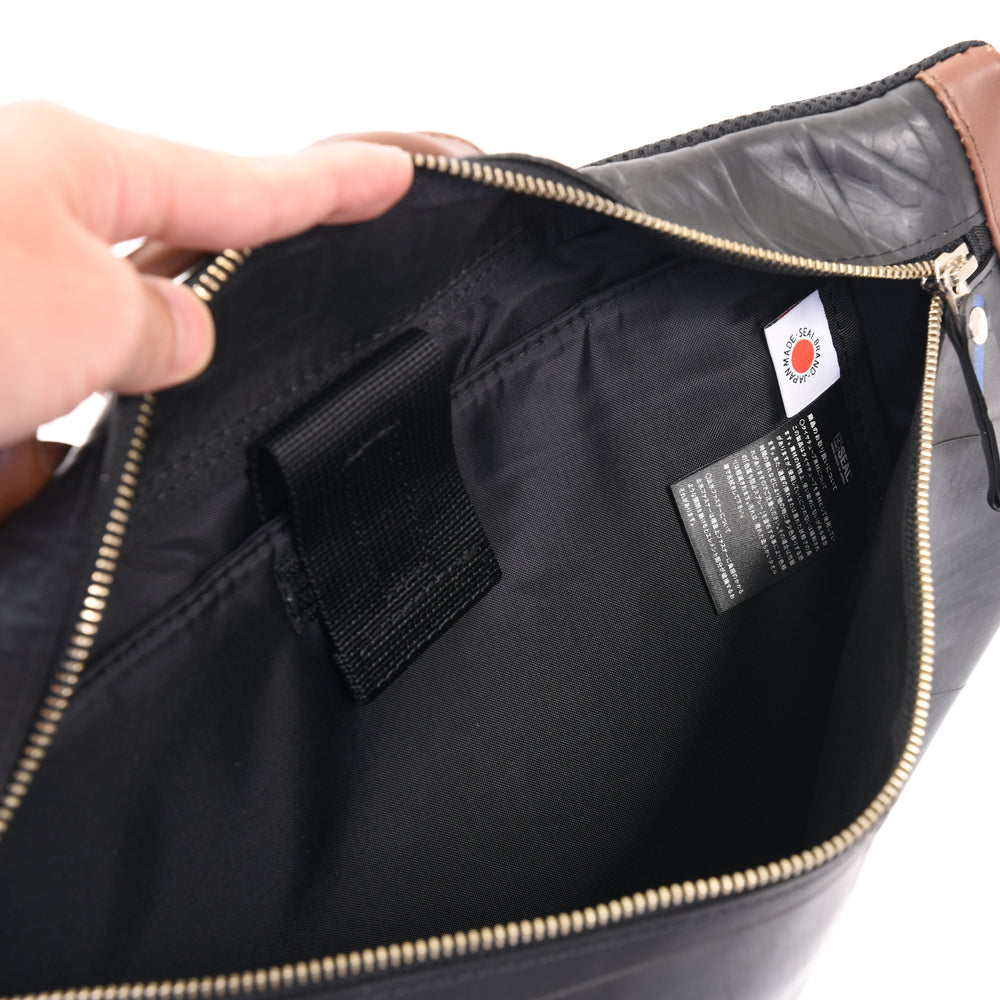 ワンショルダーバッグ TRIANGLE LARGE new model-2031【アウトレット製品】