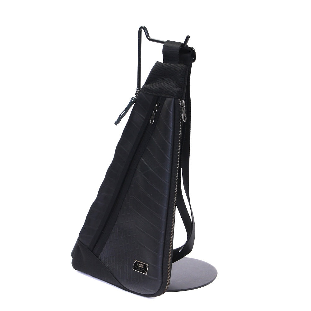 フラットワンショルダーバッグ-ブラック-1187【アウトレット製品】