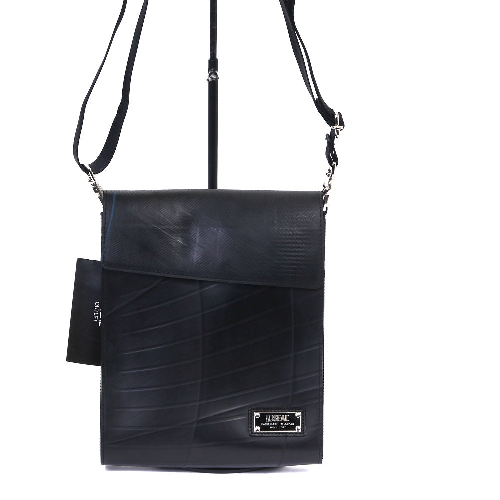 キスロックスクエアショルダーバッグ-ブラック-2072【アウトレット製品】