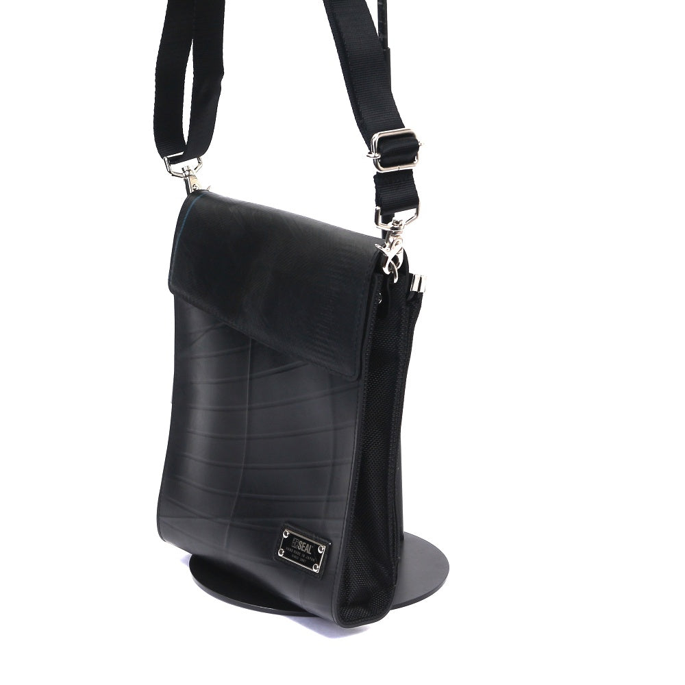 キスロックスクエアショルダーバッグ-ブラック-2072【アウトレット製品】