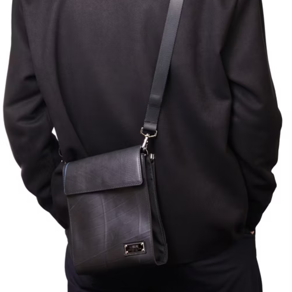 キスロックスクエアショルダーバッグ-ブラック-2072【アウトレット製品】